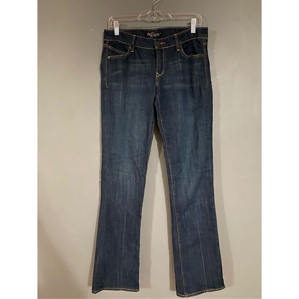 Old Navy Medium Wash The Diva Straight Leg Jeans NWOT Size 6 Long